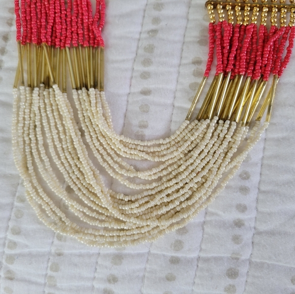 Coral and cream beaded necklace - Picture 4 of 5